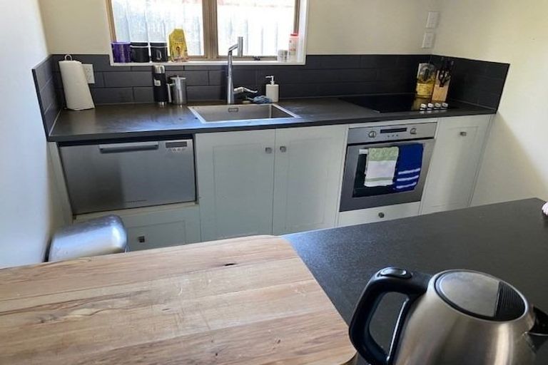 Photo of property in 2/802 Victoria Street, Parkvale, Hastings, 4122