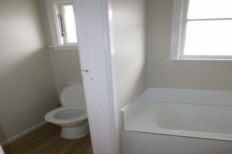 Photo of property in 23a Coniston Avenue, Te Atatu South, Auckland, 0610