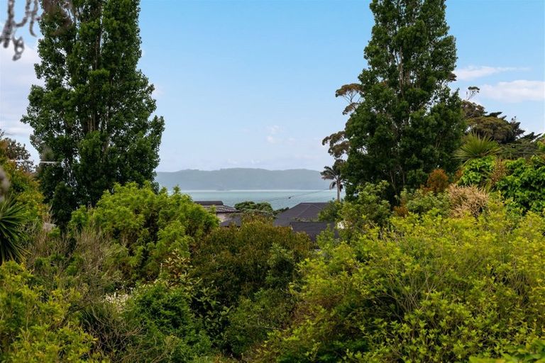 Photo of property in 38a Colmar Road, Mellons Bay, Auckland, 2014