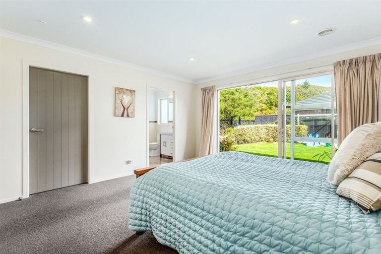Photo of property in 13 Kepler Way, Aotea, Porirua, 5024