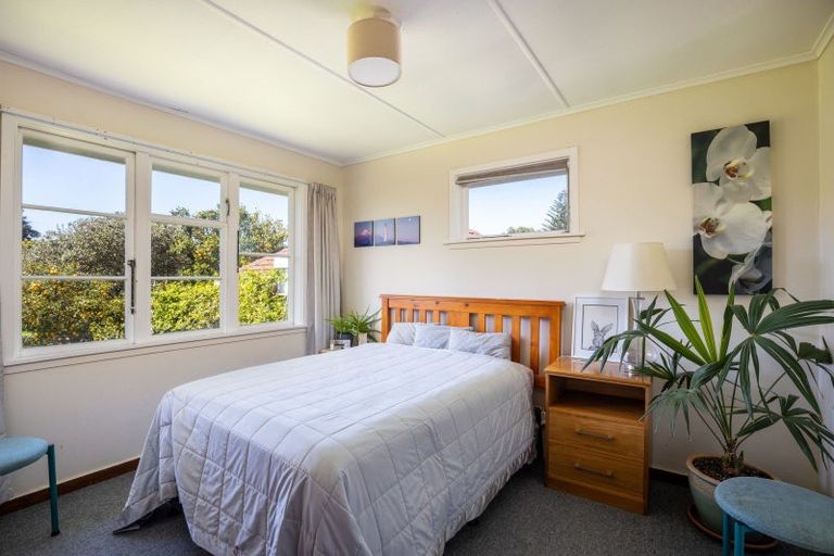 Photo of property in 131 Seaview Road, Westown, New Plymouth, 4310
