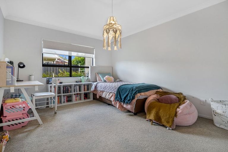 Photo of property in 2 Four Oaks Place, Pukekohe, 2120