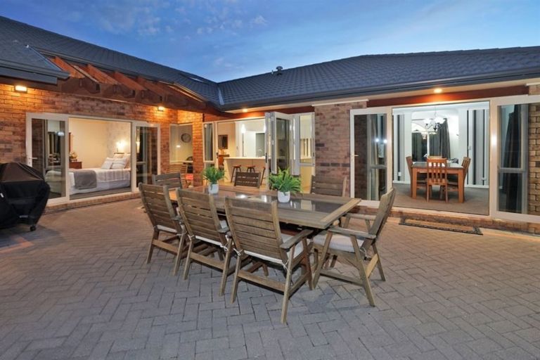 Photo of property in 18 Burgundy Court, Rototuna, Hamilton, 3210