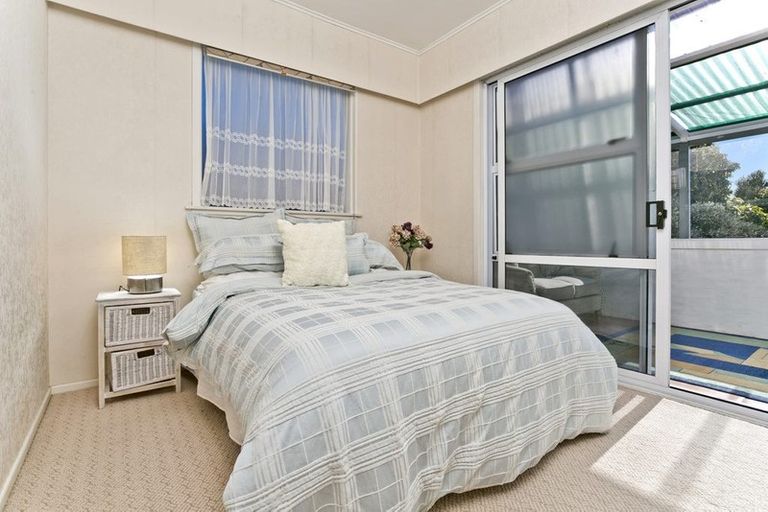 Photo of property in 96 Pupuke Road, Hillcrest, Auckland, 0627