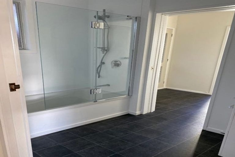 Photo of property in 18 Simcox Street, Otaki Beach, Otaki, 5512