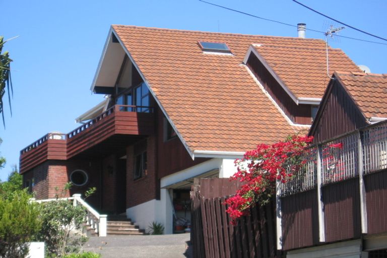 Photo of property in 1/501 Beach Road, Murrays Bay, Auckland, 0630