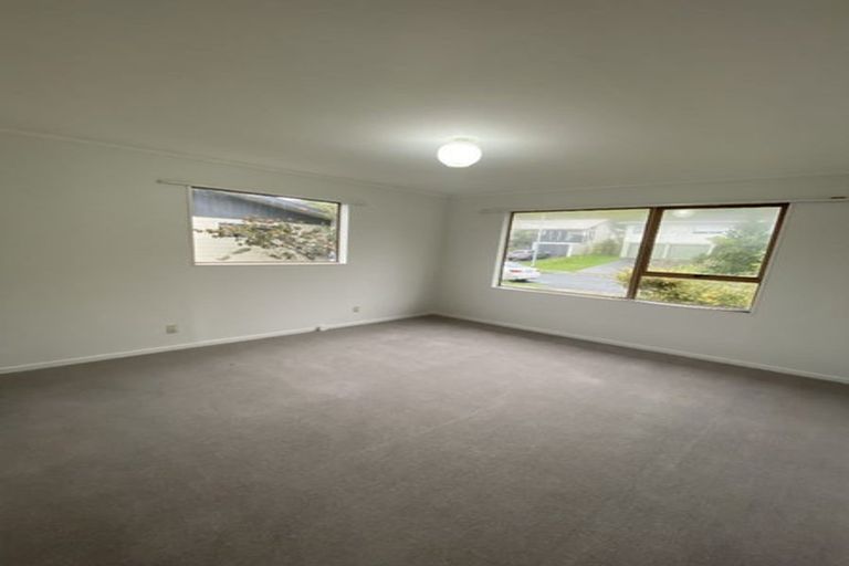 Photo of property in 71 Fyvie Avenue, Tawa, Wellington, 5028