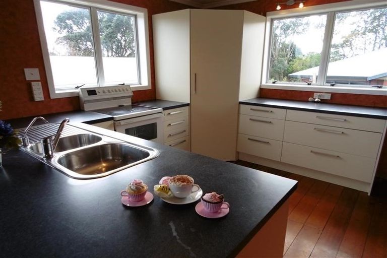 Photo of property in 15 Bonithon Avenue, Moturoa, New Plymouth, 4310