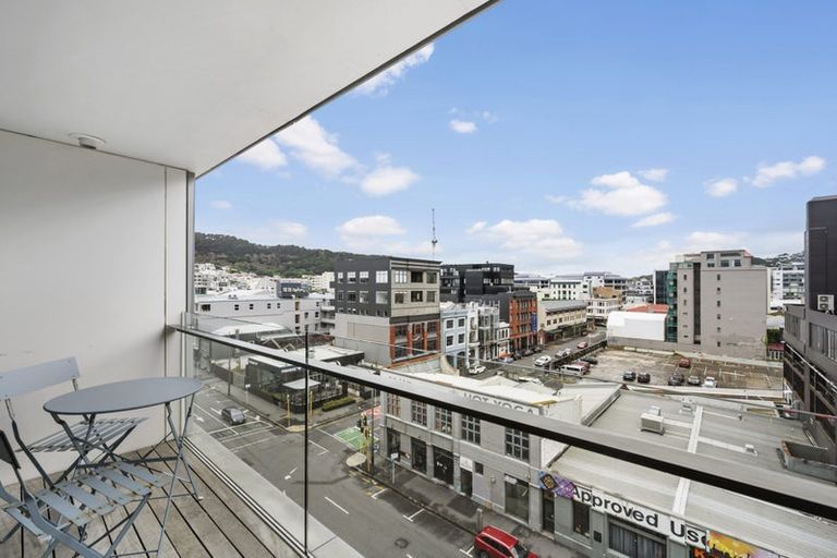 Photo of property in Monument Apartments, 6c/245 Wakefield Street, Te Aro, Wellington, 6011
