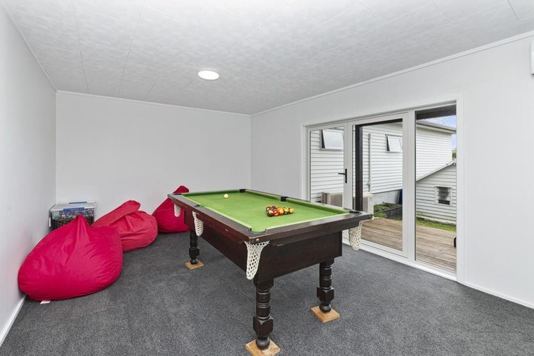 Photo of property in 12 Kashmir Road, Glen Eden, Auckland, 0602