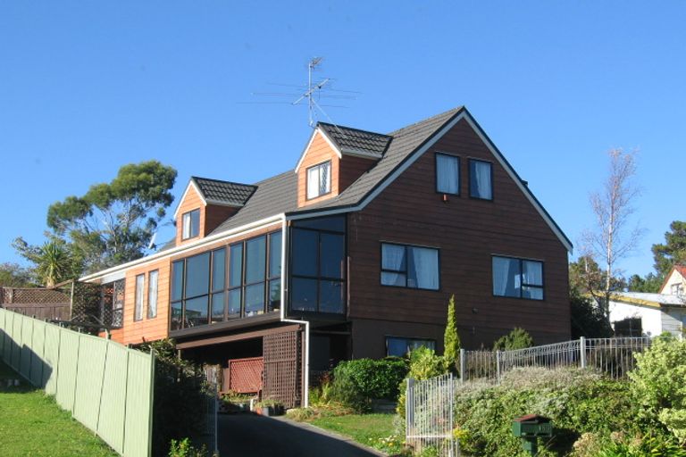 Photo of property in 185 Holborn Drive, Stokes Valley, Lower Hutt, 5019