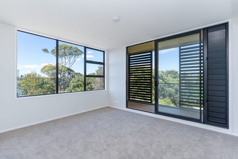 Photo of property in 14 Macbeth Court, Milford, Auckland, 0620