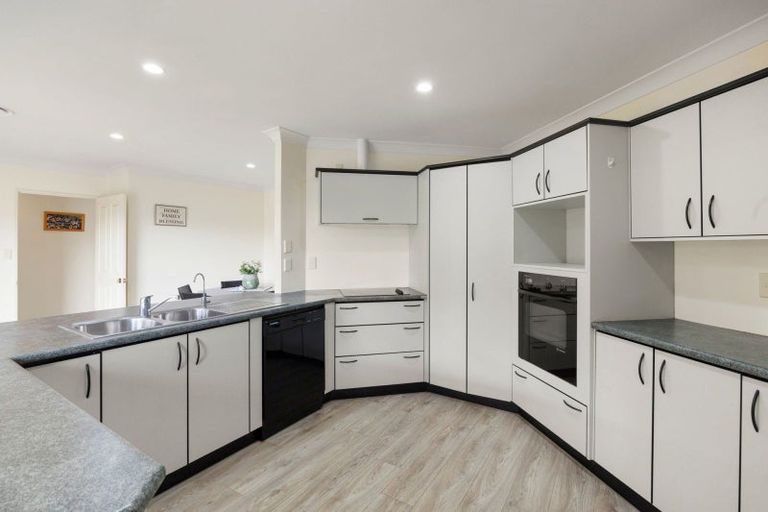 Photo of property in 5 Reynolds Drive, Glenview, Hamilton, 3206