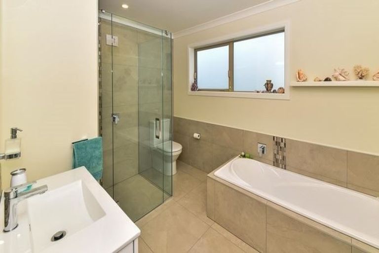 Photo of property in 49a Torkar Road, Clarks Beach, 2122