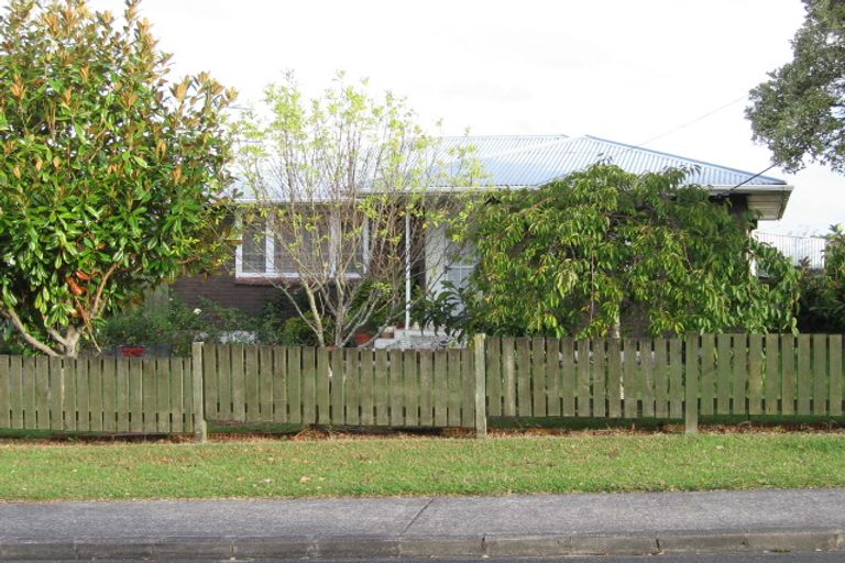 Photo of property in 25 Coniston Avenue, Te Atatu South, Auckland, 0610