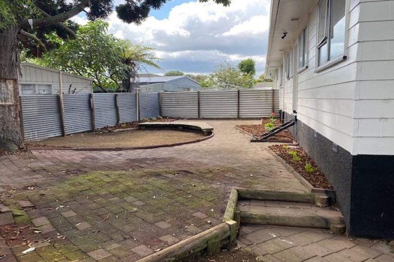 Photo of property in 1/10 Tuna Place, Manurewa, Auckland, 2102