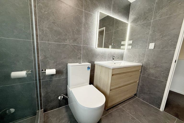 Photo of property in 52a Crestview Rise, Papakura, 2110