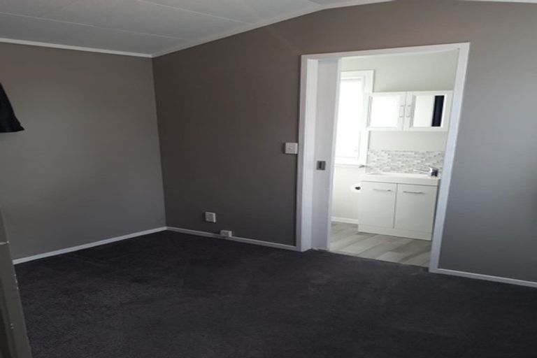 Photo of property in 4 Mersey Terrace, Roslyn, Palmerston North, 4414