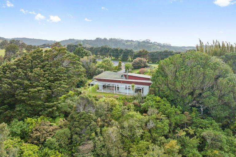 Photo of property in 30 Manganese Point Road, Tamaterau, Whangarei, 0174