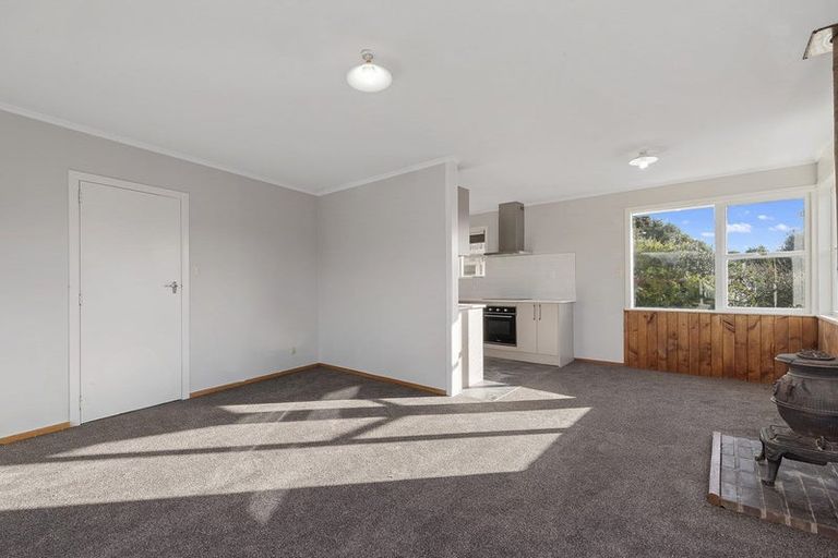 Photo of property in 10 Totaravale Drive, Totara Vale, Auckland, 0629