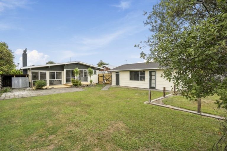 Photo of property in 41 Somerset Crescent, Highbury, Palmerston North, 4412