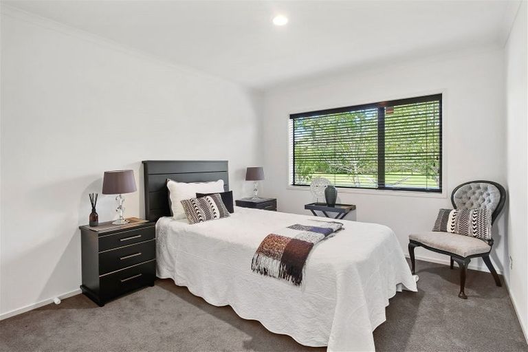 Photo of property in 8 Millbrook Drive, Waiuku, 2683