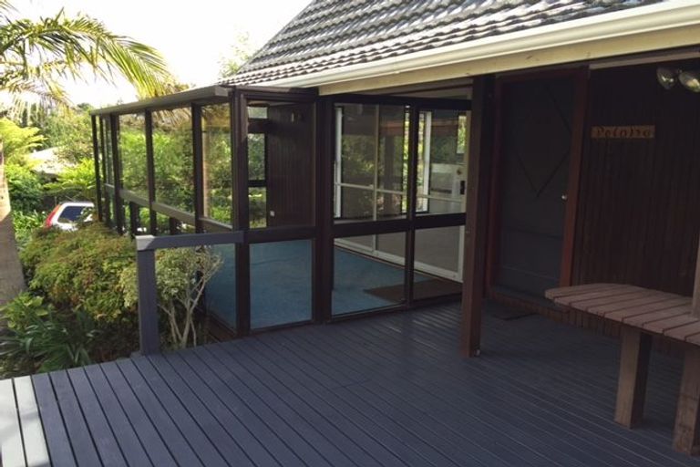 Photo of property in 1/14 Tallington Crescent, Torbay, Auckland, 0630