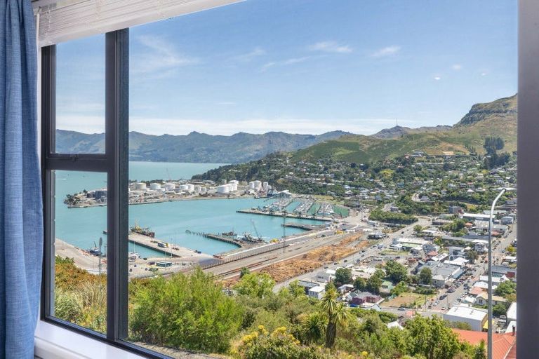 Photo of property in 10 Foster Terrace, Lyttelton, 8082
