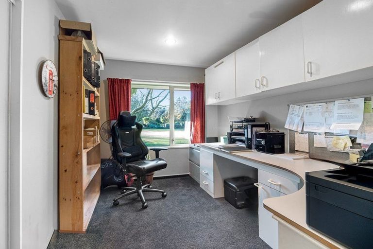 Photo of property in 29 Scarlet Oak Drive, West Melton, Christchurch, 7671