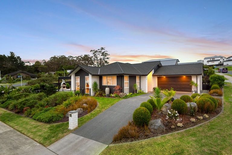 Photo of property in 23 Maraeariki Avenue, Orewa, 0931