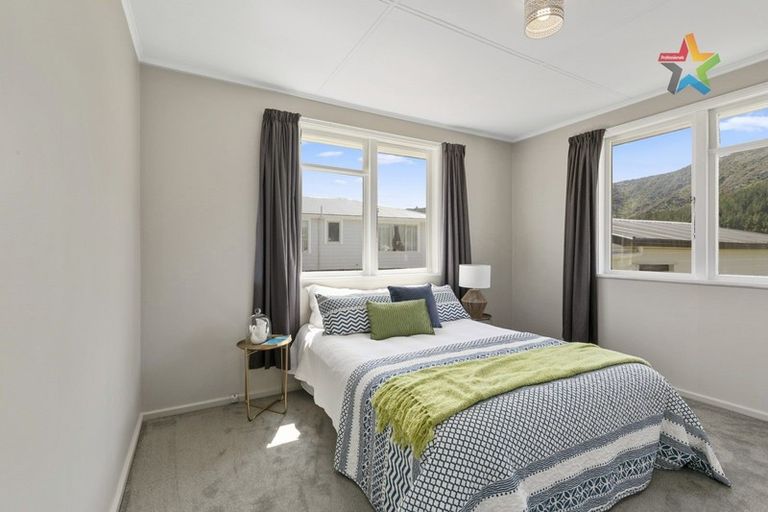 Photo of property in 17 Grimsby Grove, Wainuiomata, Lower Hutt, 5014