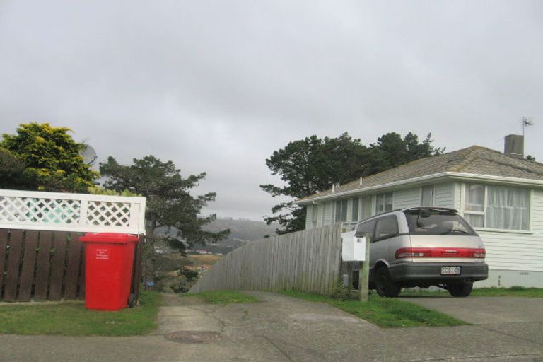 Photo of property in 49 Beauzami Crescent, Ascot Park, Porirua, 5024