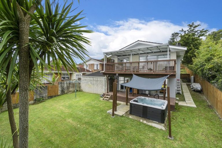 Photo of property in 24 Shanaway Rise, Hillcrest, Auckland, 0627