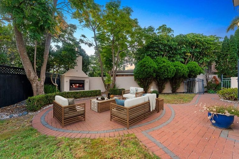 Photo of property in 13 Centennial Place, Campbells Bay, Auckland, 0630