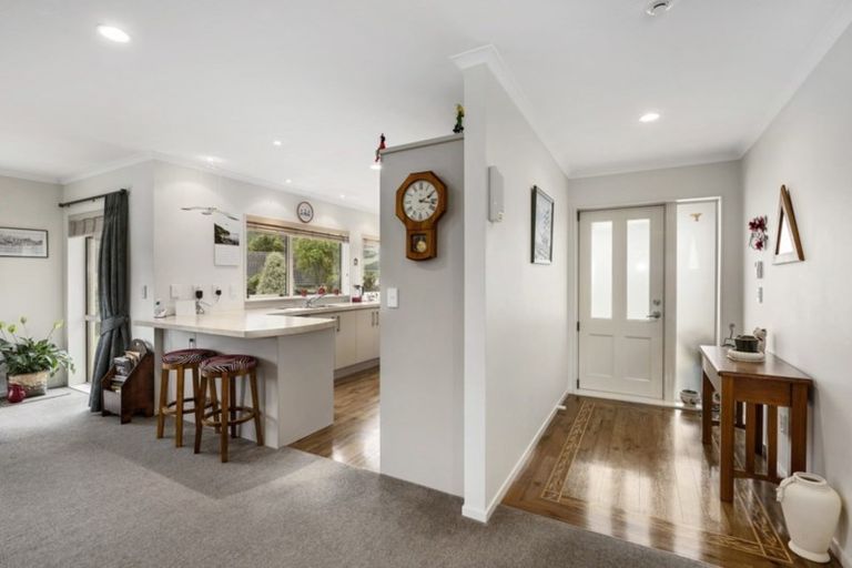 Photo of property in 32 Sunstone Crescent, Brown Owl, Upper Hutt, 5018