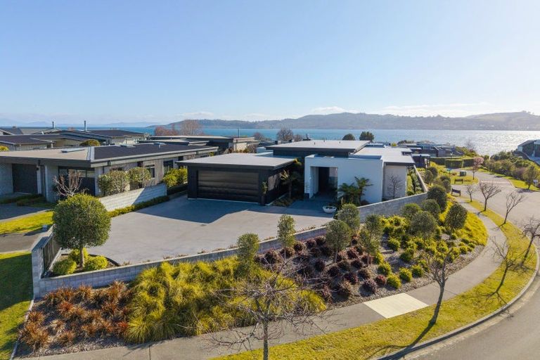 Photo of property in 35 Pukenamu Road, Rainbow Point, Taupo, 3330