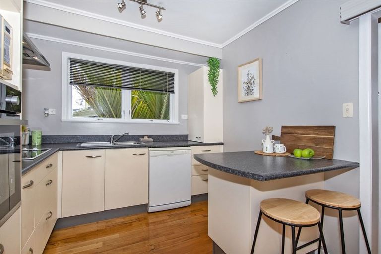 Photo of property in 27 Meldrum Street, Te Kamo, Whangarei, 0112