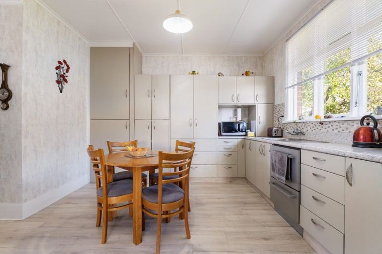 Photo of property in 16 Braeside, Kinmont Park, Mosgiel, 9024