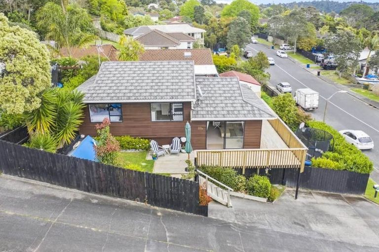 Photo of property in 1/111 Spinella Drive, Bayview, Auckland, 0629