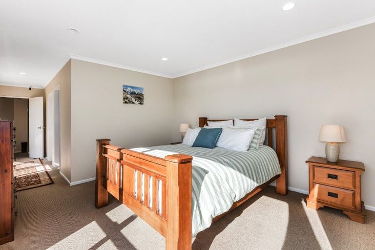 Photo of property in 18 Leeward Drive, Whitby, Porirua, 5024