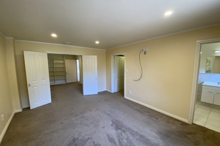 Photo of property in 41 Cron Avenue, Te Atatu South, Auckland, 0610