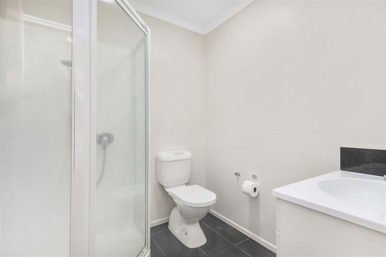 Photo of property in 64 Farnborough Drive, Grandview Heights, Hamilton, 3200