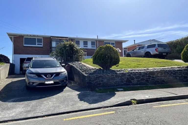 Photo of property in 27 Mana View Road, Paremata, Porirua, 5026