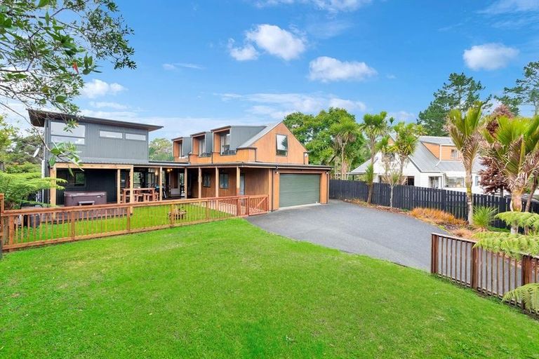 Photo of property in 172 Shaw Road, Oratia, Auckland, 0604