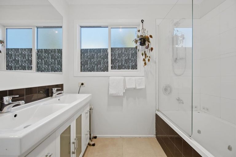 Photo of property in 35 Hine Street, New Plymouth, 4310