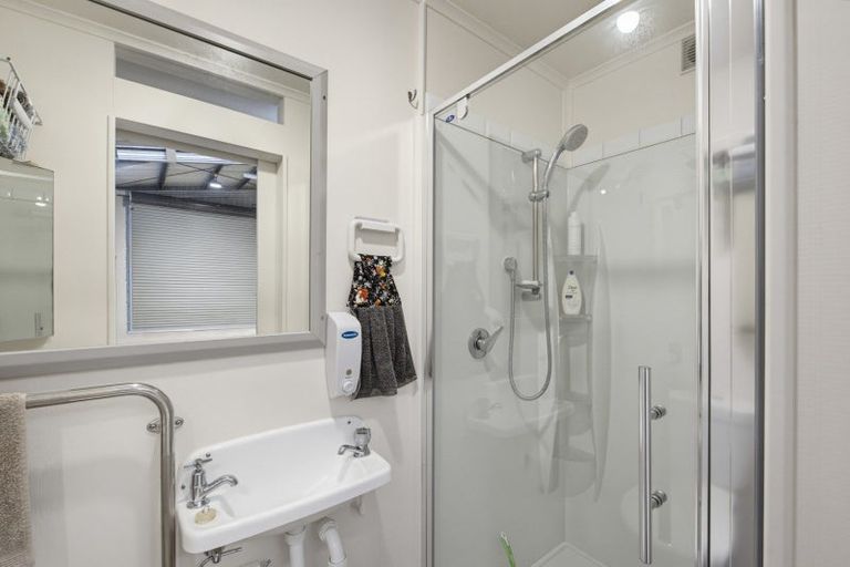 Photo of property in 53 Pohutukawa Drive, Levin, 5571