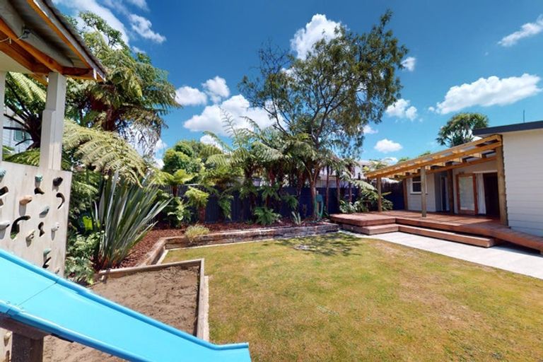 Photo of property in 82 Slacks Road, Awapuni, Palmerston North, 4412