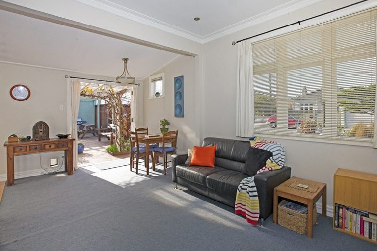 Photo of property in 63 Endeavour Street, Lyall Bay, Wellington, 6022