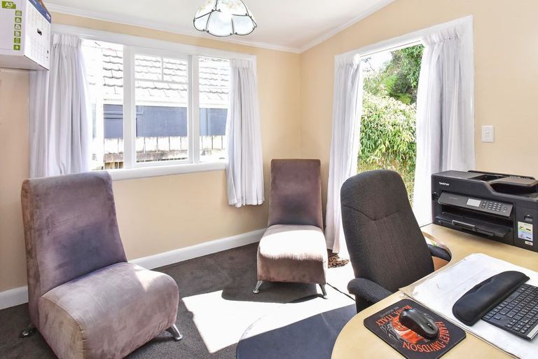 Photo of property in 10 Trentham Road, Papakura, 2110