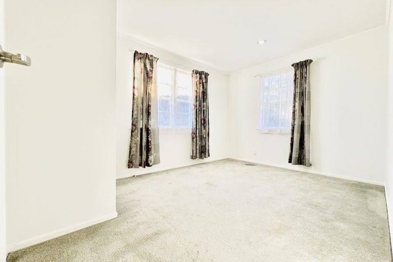 Photo of property in 24 Catkin Crescent, Papatoetoe, Auckland, 2025